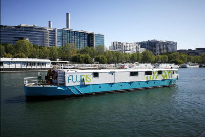 Traction du bateau logistique 'Fludis', Paris, France