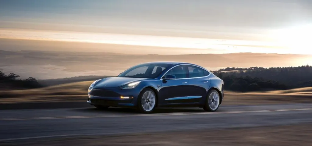 Tesla passe à la technologie Lithium Fer Phosphate